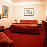 酒店 克里斯塔罗酒店 3*