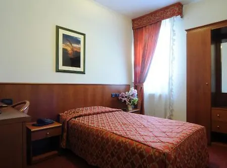 Hotel Cristallo 3*