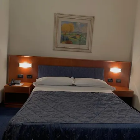 Hotel Cristallo 3*