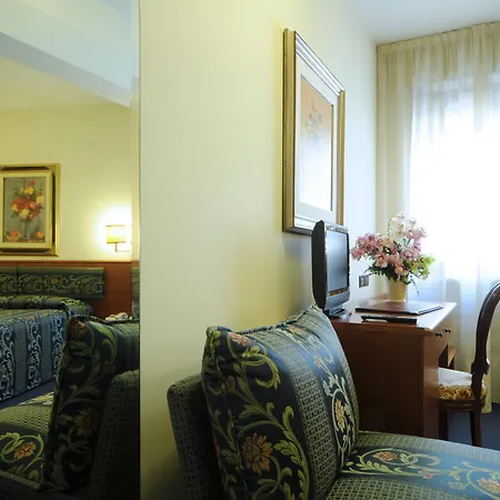 Cristallo Hotel 3*