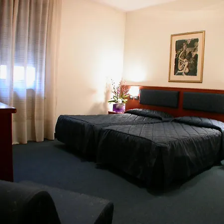 Hotel Cristallo 3*