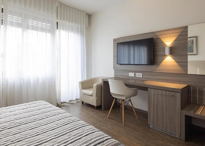 فندق Cristallo 3*