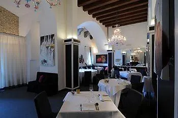 Cristallo 3* Κονελιάνο