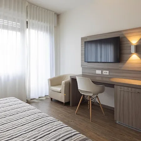 Hotel Cristallo 3*